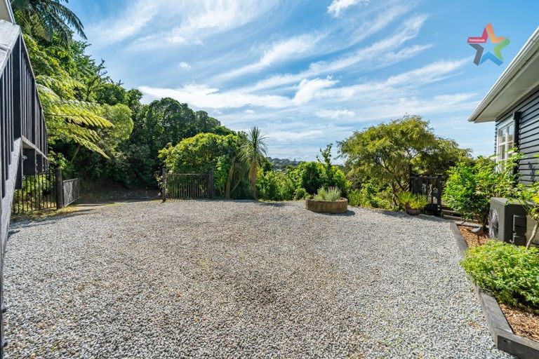 Photo of property in 157 Miromiro Road, Normandale, Lower Hutt, 5010