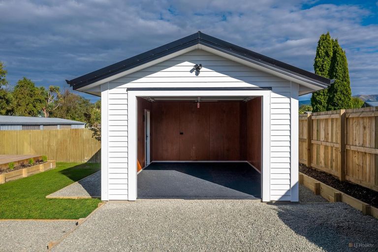 Photo of property in 32a Augustine Street, Waimate, 7924
