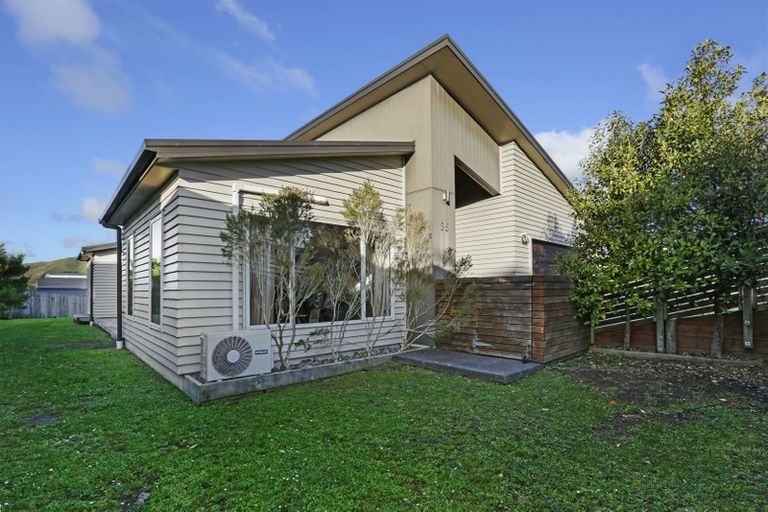Photo of property in 95 Te Puia Drive, Aotea, Porirua, 5024