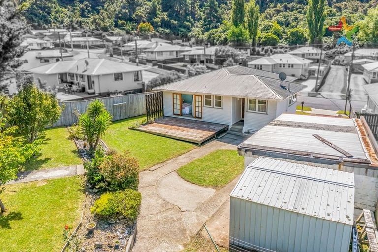 Photo of property in 49 Delaney Drive, Stokes Valley, Lower Hutt, 5019