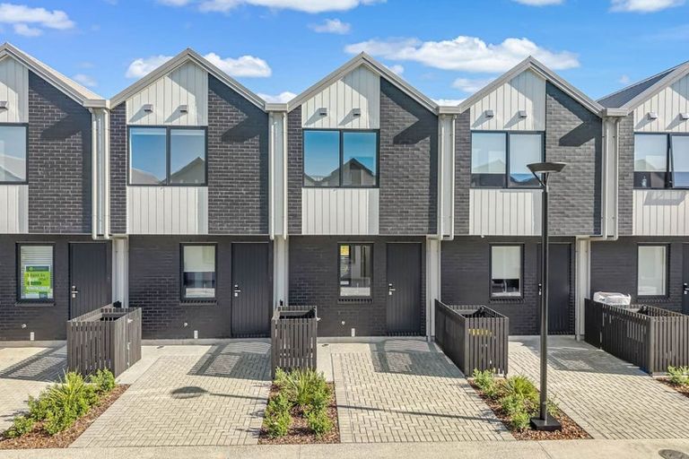 Photo of property in 12/23 Makomako Drive, Orewa, 0931