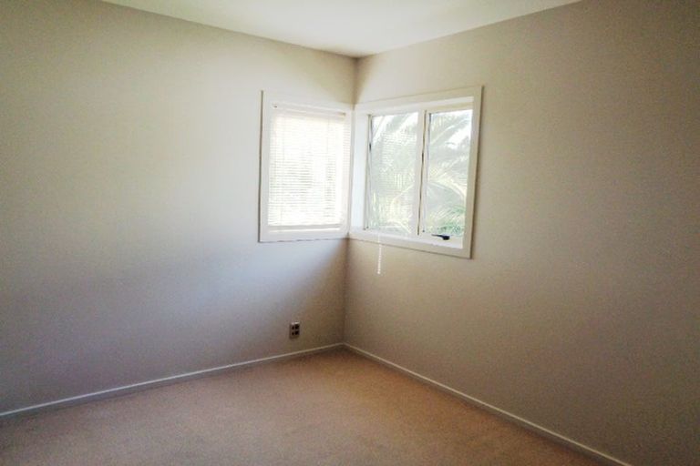 Photo of property in 8/103 Swanson Road, Henderson, Auckland, 0610