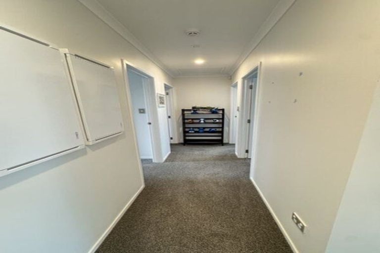 Photo of property in 16 Whiri Lane, Hobsonville, 0616