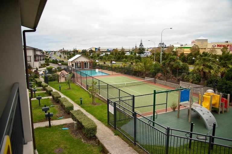 Photo of property in 48 Haven Drive, East Tamaki, Auckland, 2013