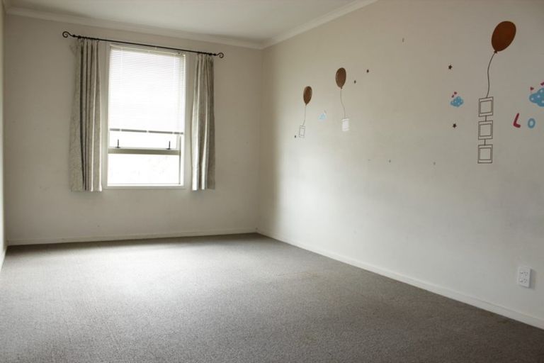 Photo of property in 19 Verdale Circle, Glen Eden, Auckland, 0602