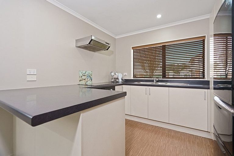 Photo of property in 19 Titch Place, Glen Eden, Auckland, 0602