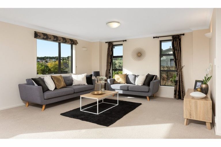 Photo of property in 31 Bateleur Close, Welcome Bay, Tauranga, 3112