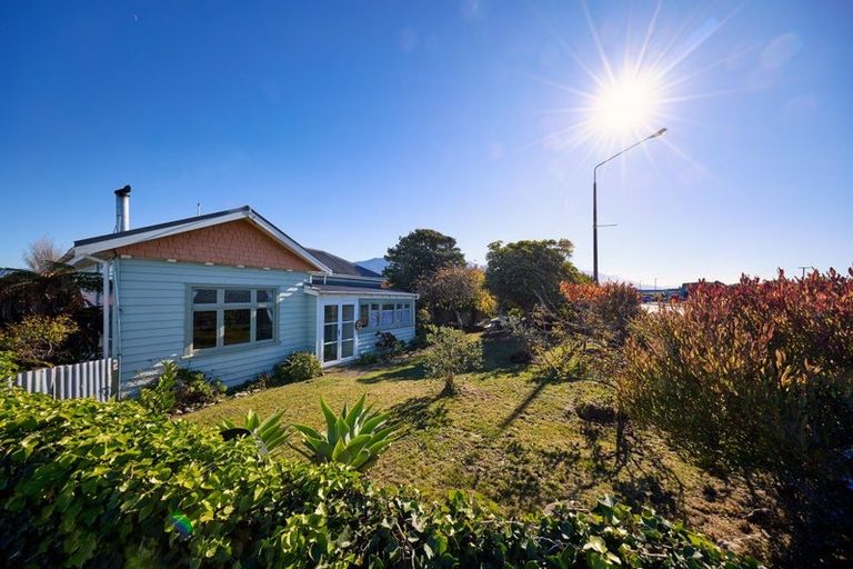Photo of property in 123 Beach Road, Kaikoura, 7300
