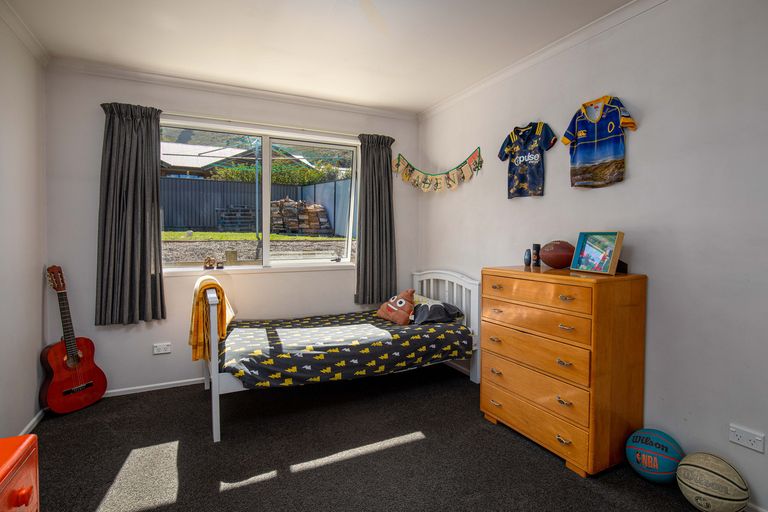 Photo of property in 74 Shields Street, Clyde, 9330