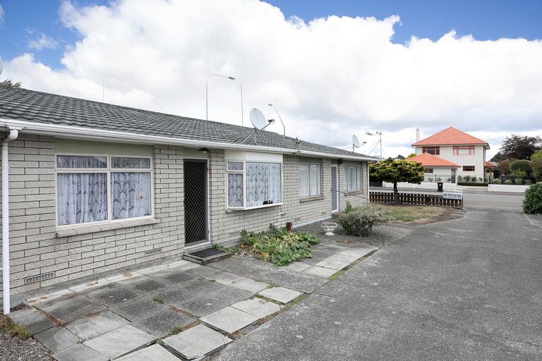 Photo of property in 2/297 Ruahine Street, Terrace End, Palmerston North, 4410