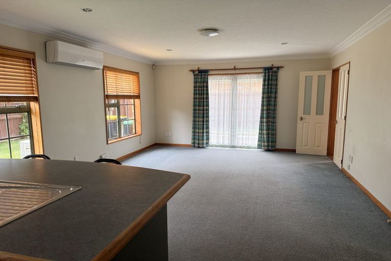 Photo of property in 1/5 Chateau Drive, Burnside, Christchurch, 8053