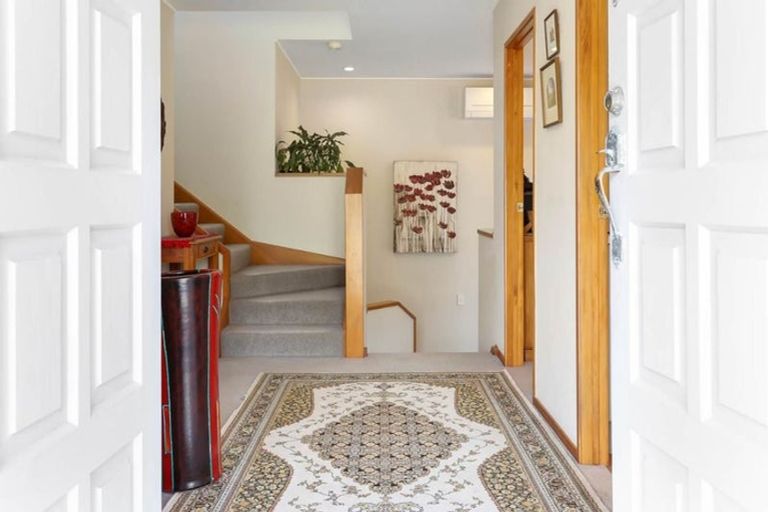 Photo of property in 18 Sharples Place, Somerville, Auckland, 2014