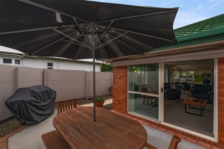 Photo of property in 105 Somerfield Street, Somerfield, Christchurch, 8024