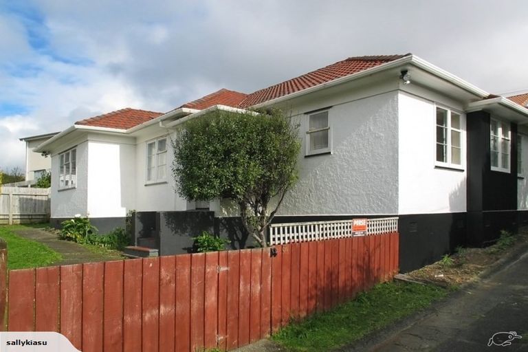 Photo of property in 32 Hindmarsh Street, Johnsonville, Wellington, 6037