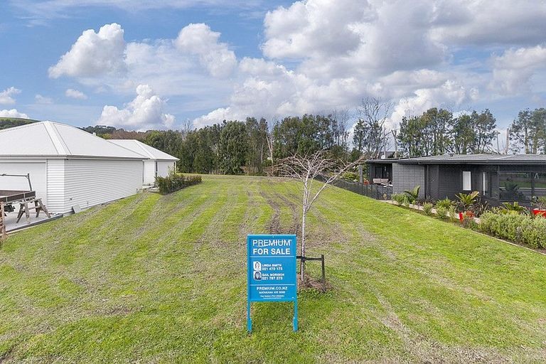 Photo of property in 6 Awanui Crescent, Matakana, 0985