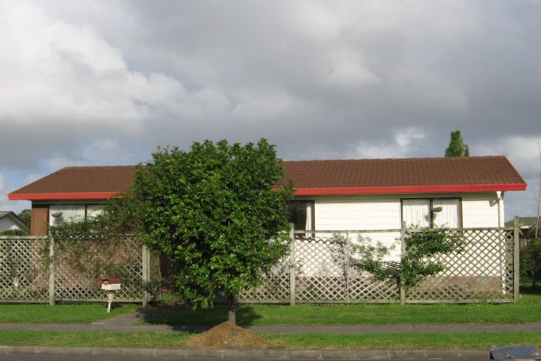 Photo of property in 1/30 Karepo Crescent, Ranui, Auckland, 0612