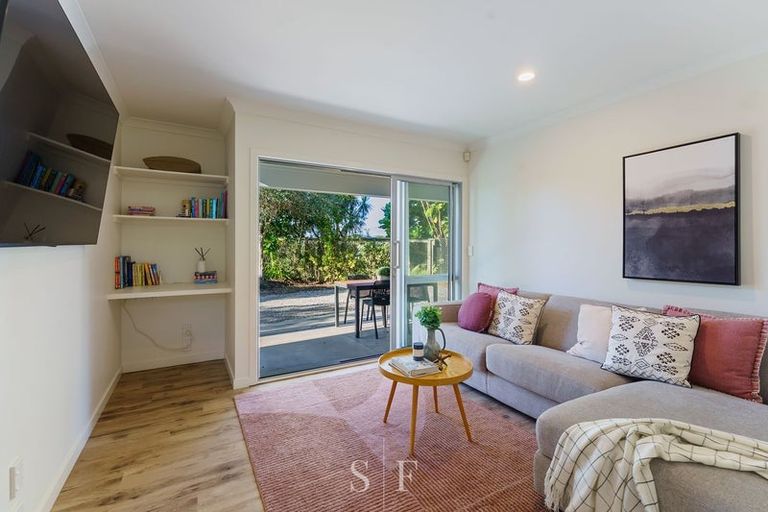 Photo of property in 155 Field Way, Waikanae Beach, Waikanae, 5036