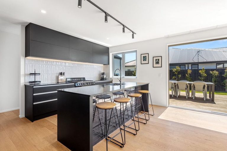 Photo of property in 2 Guyon Street, Marshland, Christchurch, 8083