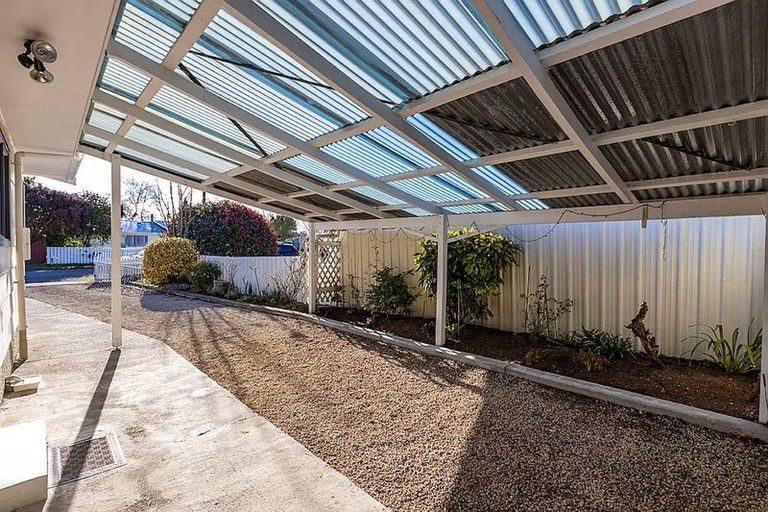 Photo of property in 15 Baillie Crescent, Carterton, 5713