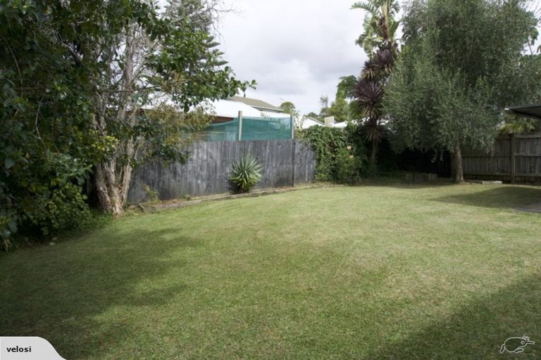 Photo of property in 1/16 Ayrton Street, Te Atatu South, Auckland, 0610