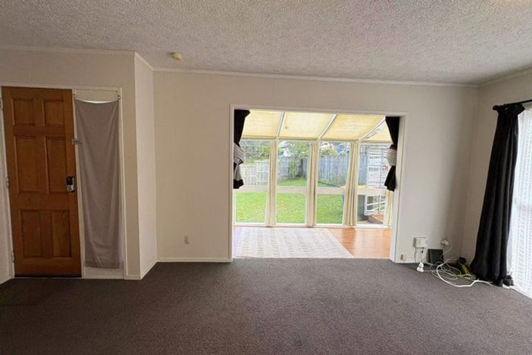 Photo of property in 18 Wilkinson Way, Browns Bay, Auckland, 0630