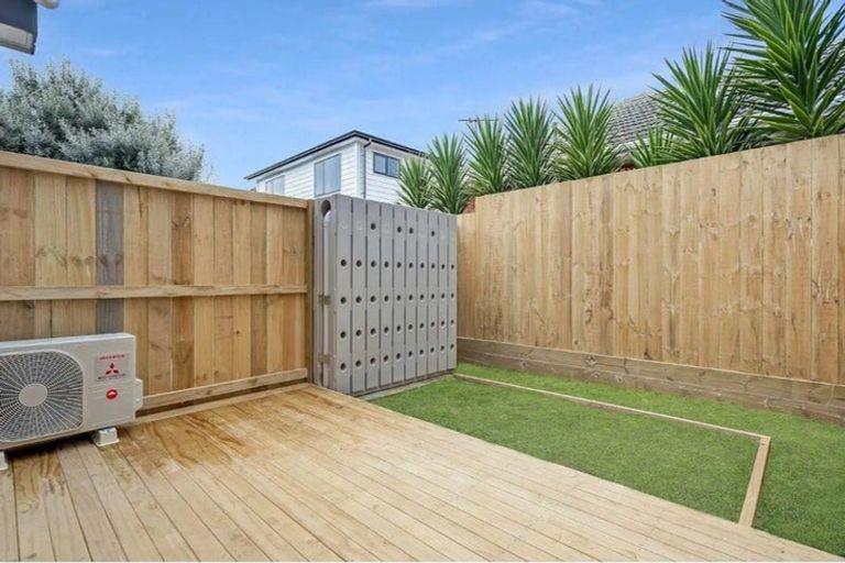 Photo of property in 35 Martin Road, Manurewa, Auckland, 2102