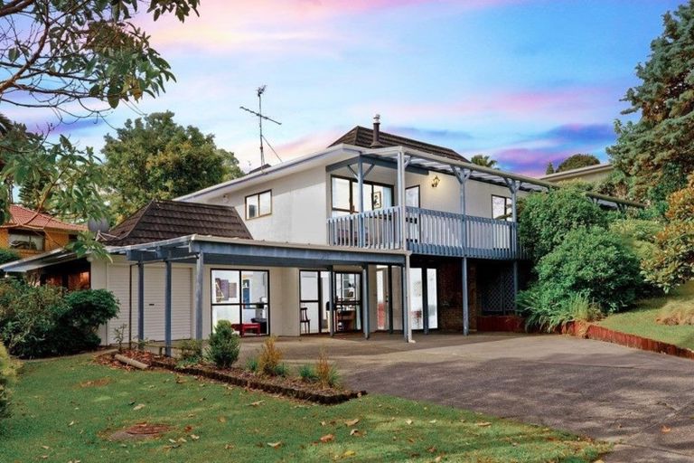 Photo of property in 2 Montclair Rise, Browns Bay, Auckland, 0630