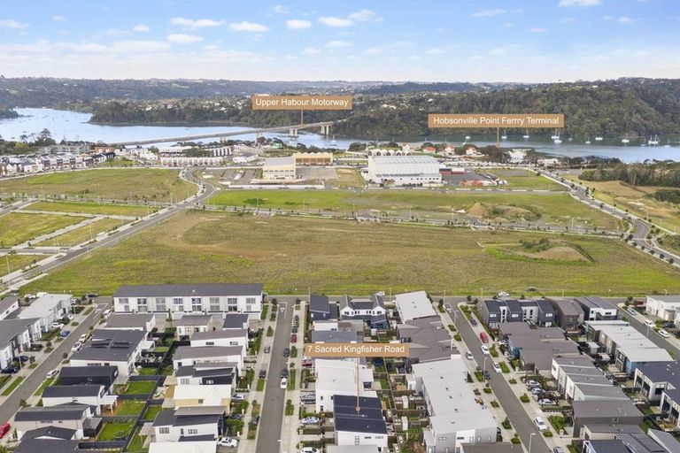 Photo of property in 7 Sacred Kingfisher Road, Hobsonville, Auckland, 0616