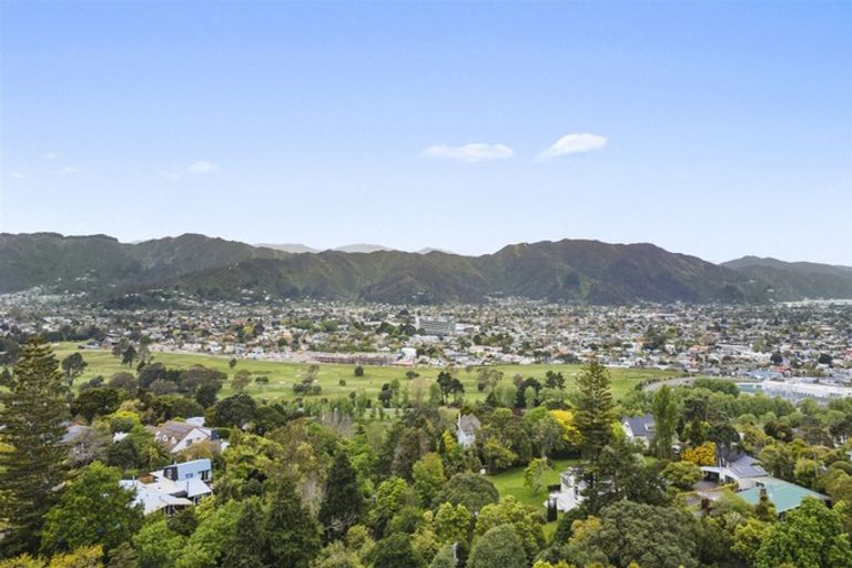 Photo of property in 5 Corrondella Grove, Belmont, Lower Hutt, 5010