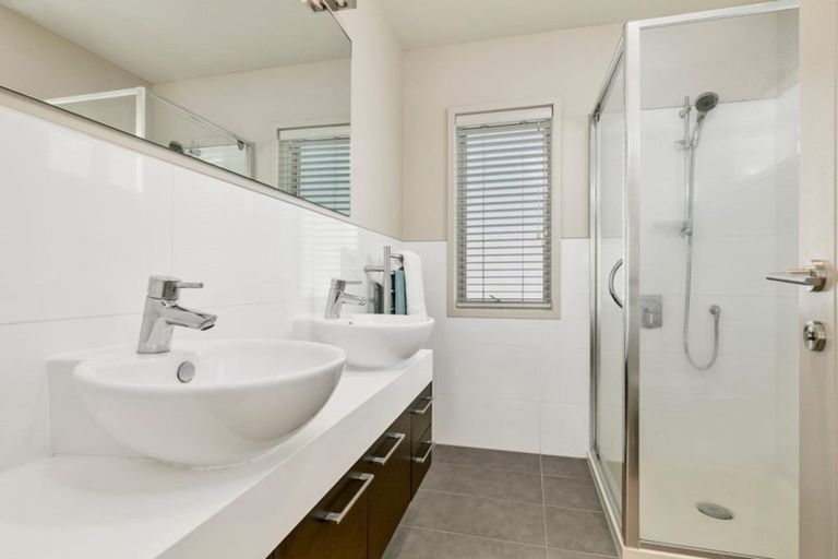 Photo of property in 9 Eaves Bush Parade, Orewa, 0931