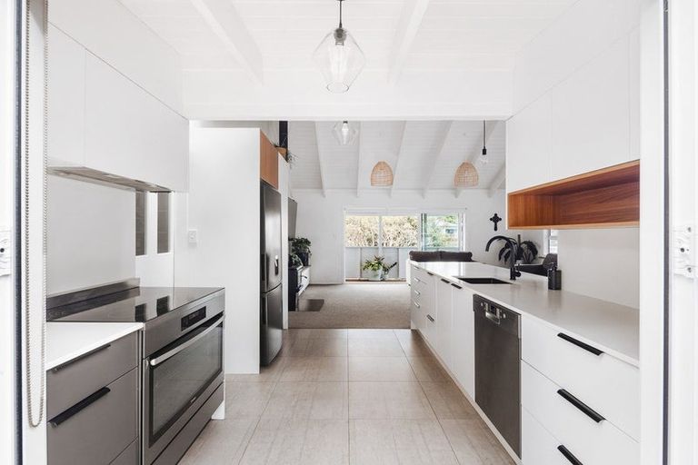 Photo of property in 15 Claydon Place, Ohope, 3121