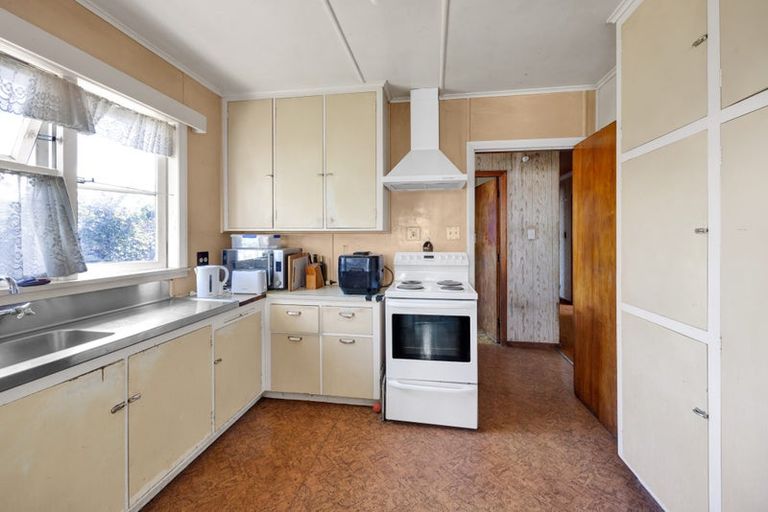 Photo of property in 28 Cambridge Street, Patea, 4520