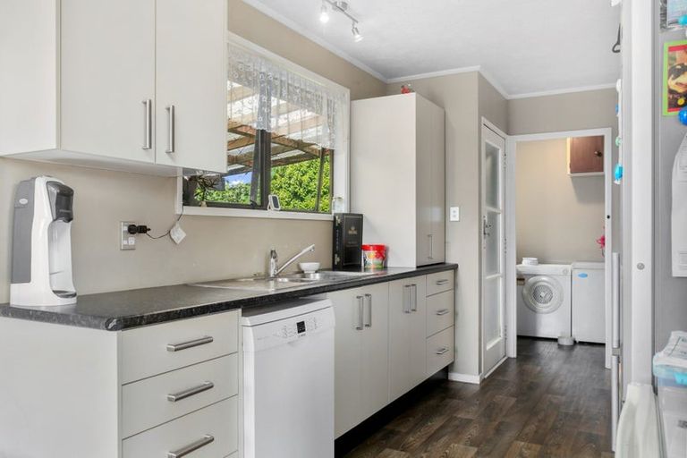 Photo of property in 54 Arodella Crescent, Ranui, Auckland, 0612