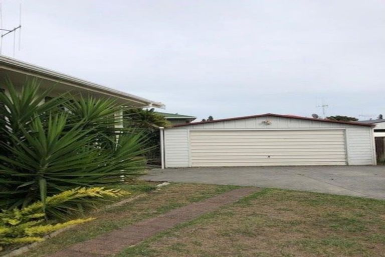 Photo of property in 45 Gilbass Avenue, Hamilton Lake, Hamilton, 3204