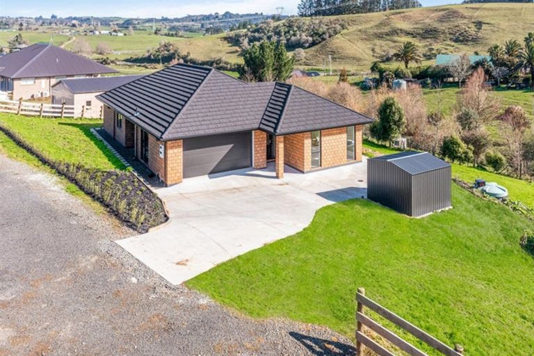 Photo of property in 5 Don Mackinnon Way, Hunua, 2583