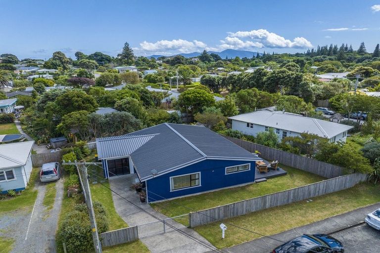 Photo of property in 127 Tilley Road, Paekakariki, 5034