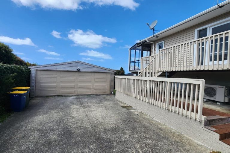 Photo of property in 623 Glenfield Road, Totara Vale, Auckland, 0629