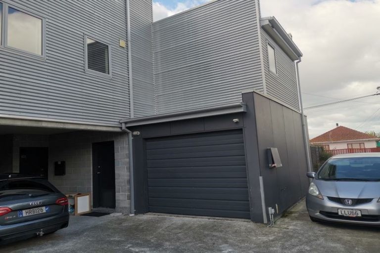 Photo of property in 145 Purchas Street, Edgeware, Christchurch, 8013