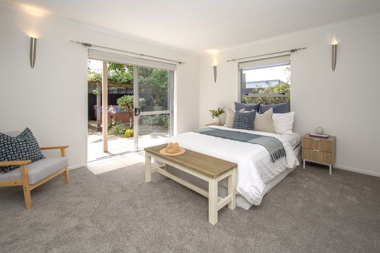 Photo of property in 2/11 Mclellan Place, Ilam, Christchurch, 8041