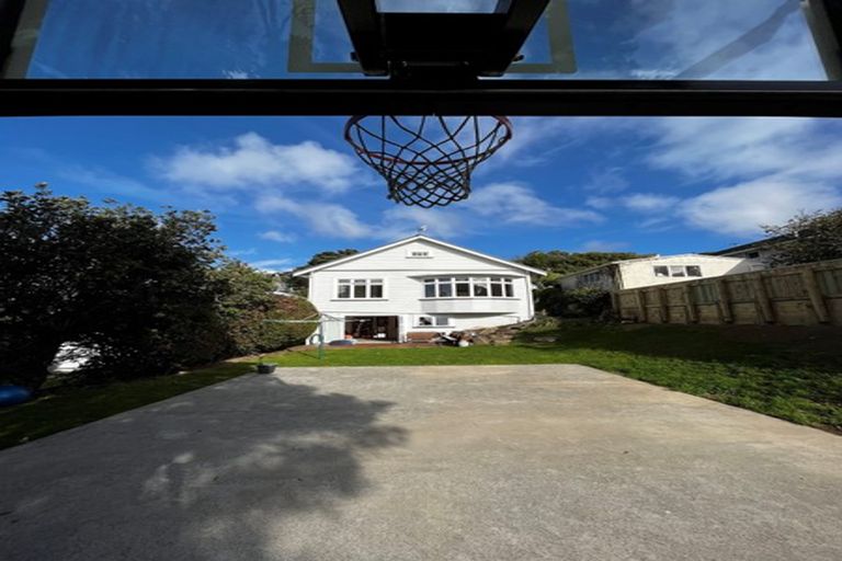 Photo of property in 6 Apuka Street, Brooklyn, Wellington, 6021