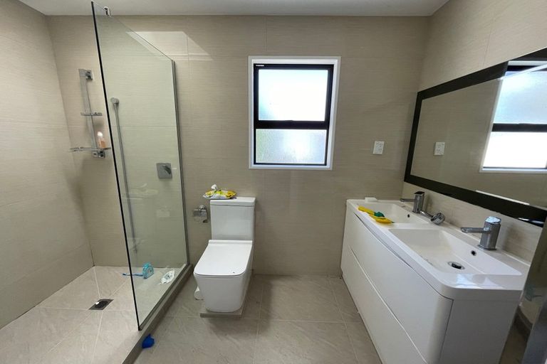 Photo of property in 202 Royal Road, Massey, Auckland, 0614