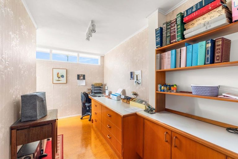 Photo of property in 76a Lake Road, Narrow Neck, Auckland, 0624