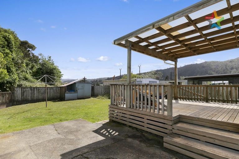 Photo of property in 24 Korau Grove, Stokes Valley, Lower Hutt, 5019