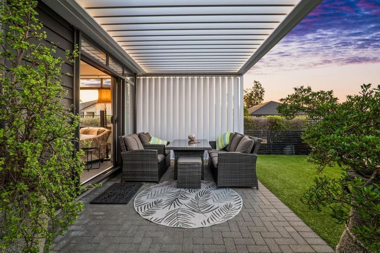 Photo of property in 14b Dida Park Drive, Kumeu, 0810