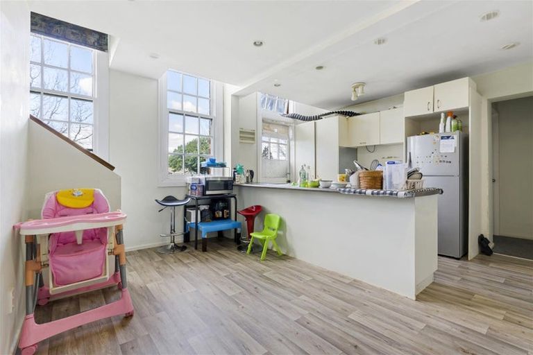 Photo of property in 25 Montilla Place, Manurewa, Auckland, 2102