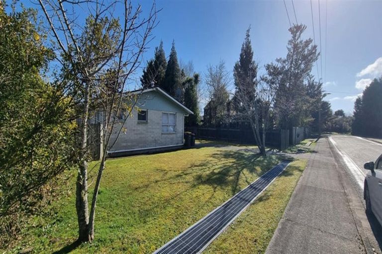Photo of property in 8a Wyndham Road, Hannahs Bay, Rotorua, 3010