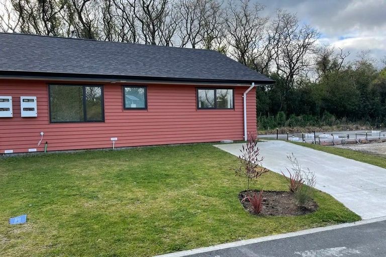 Photo of property in 7 Winnie Close, Acacia Bay, Taupo, 3330
