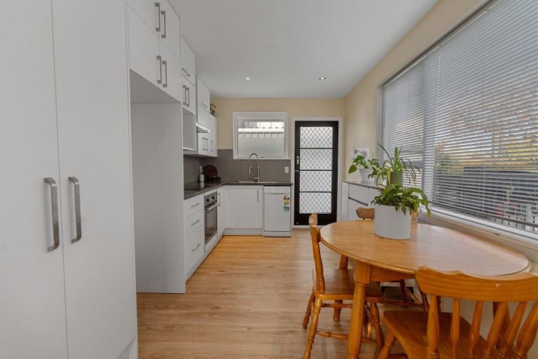 Photo of property in 1/27 Oxley Avenue, St Albans, Christchurch, 8014