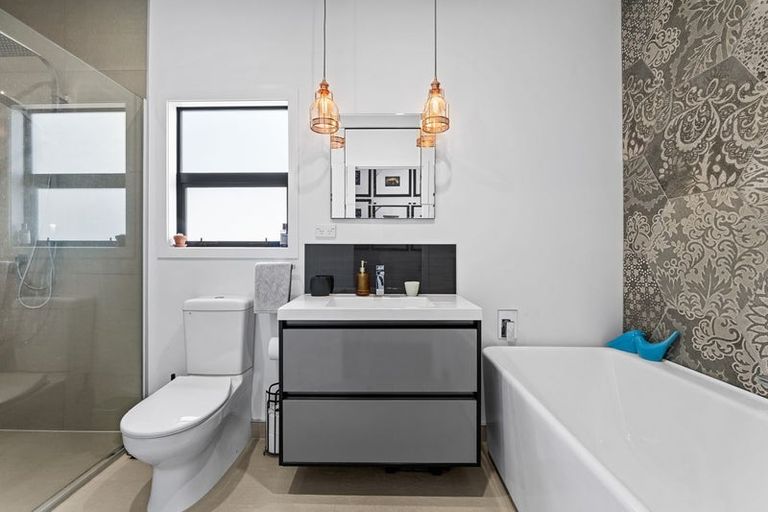 Photo of property in 482 Devon Street East, Strandon, New Plymouth, 4312