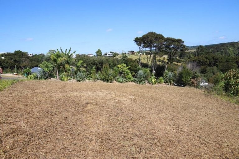 Photo of property in 14 Waterview Place, Haruru, 0204